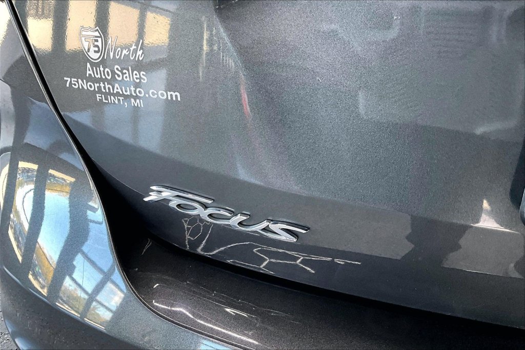 Used 2016 Ford Focus SE w/ SE Sport Package FWD image 23