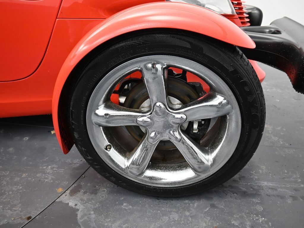 Used 1999 Plymouth Prowler RWD image 18