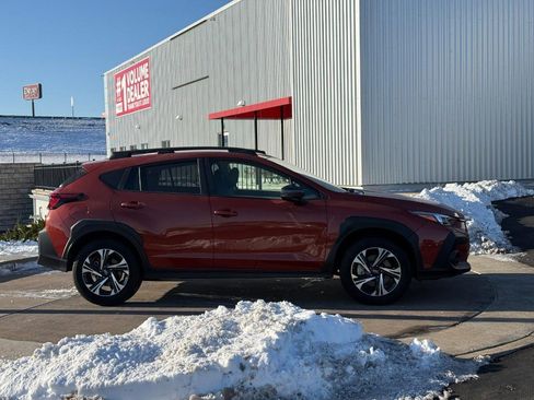 Used 2024 Subaru Crosstrek 2.0i Premium image 2