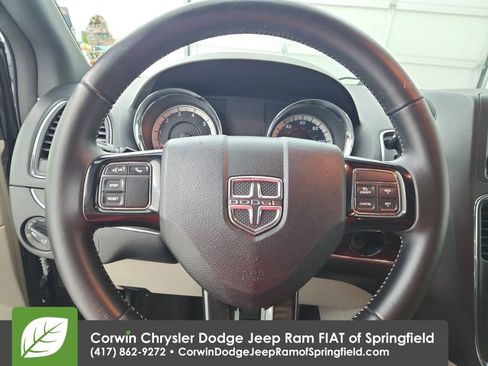 Certified 2017 Dodge Grand Caravan SXT image 22