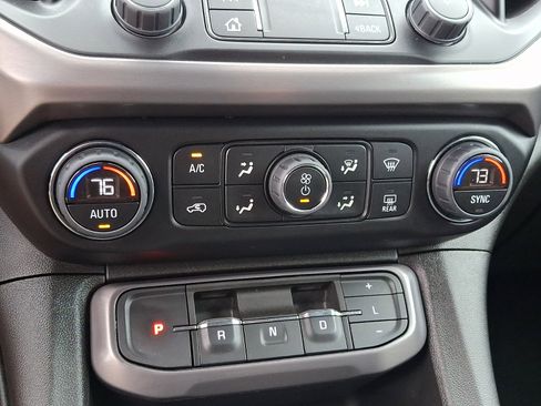 Used 2023 GMC Acadia AT4 AWD/4WD image 15