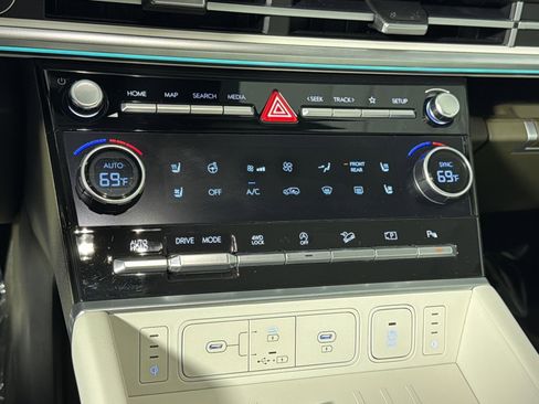 Used 2024 Hyundai Santa Fe Calligraphy AWD/4WD image 23