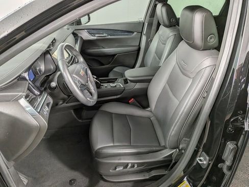 Certified 2022 Cadillac XT5 Premium Luxury image 16