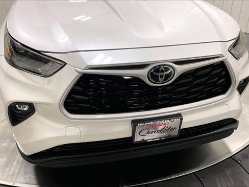 Used 2023 Toyota Highlander XLE AWD/4WD image 31