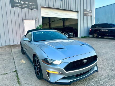 Used 2020 Ford Mustang Premium RWD image 12