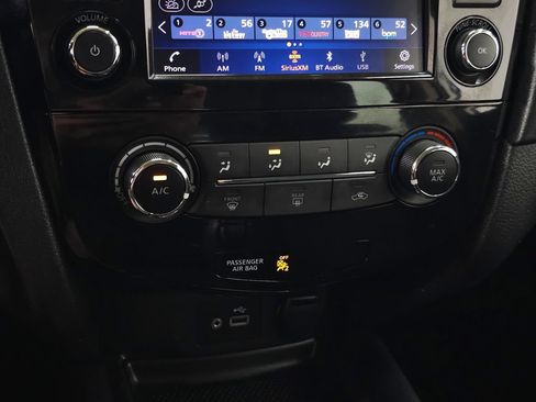Used 2018 Nissan Rogue S AWD/4WD image 22