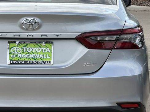 Used 2022 Toyota Camry XLE FWD image 6