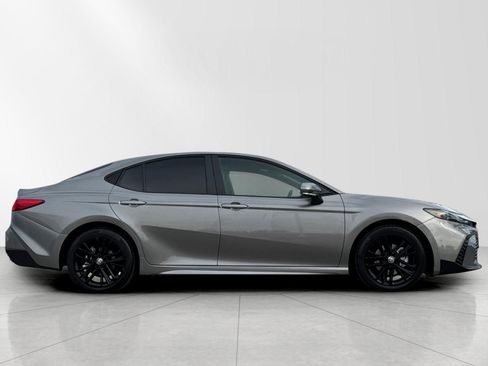 Used 2026 Toyota Camry SE w/ Convenience Package image 2