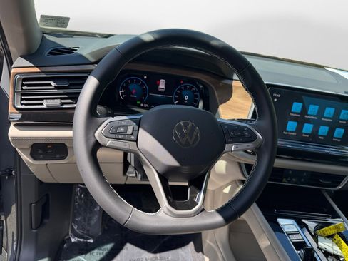 New 2026 Volkswagen Atlas SE image 10