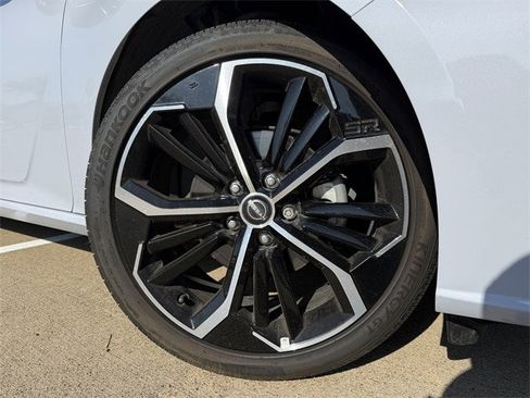 Used 2024 Nissan Altima 2.5 SR image 10