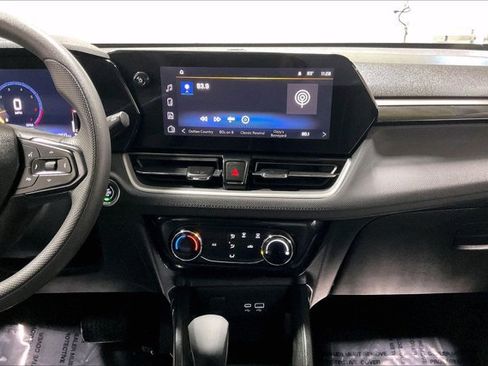 Used 2025 Chevrolet TrailBlazer LT AWD/4WD image 6