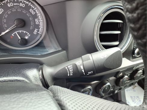 Used 2023 Toyota Tacoma TRD Off-Road AWD/4WD image 19