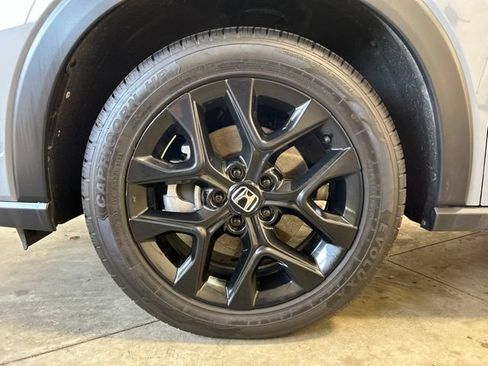 Used 2024 Honda HR-V Sport image 11