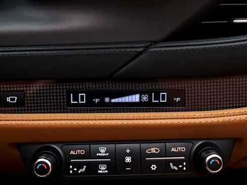 Used 2022 Ferrari F8 Tributo image 90