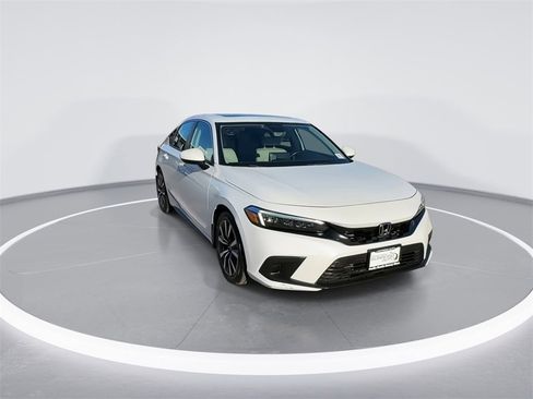 Used 2022 Honda Civic EX-L image 2