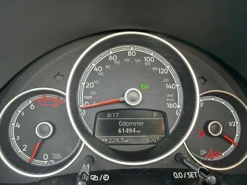 Used 2018 Volkswagen Beetle 2.0T S FWD image 27