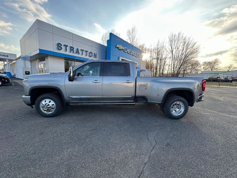 New 2026 Chevrolet Silverado 3500 High Country w/ High Country Premium Package AWD/4WD image 8