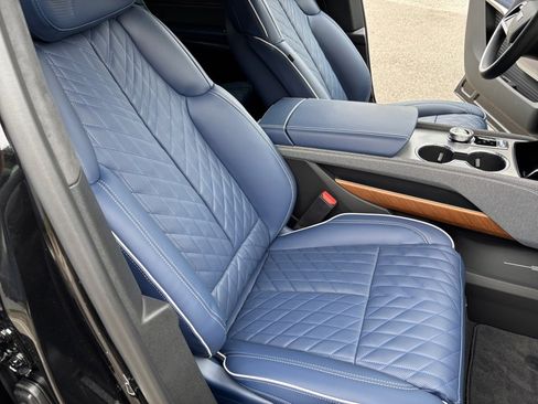 New 2026 Cadillac Vistiq Premium Luxury AWD/4WD image 28