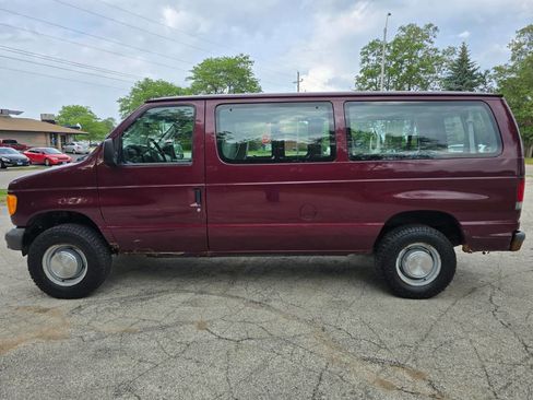 Used 2005 Ford E-350 and Econoline 350 XLT RWD image 5