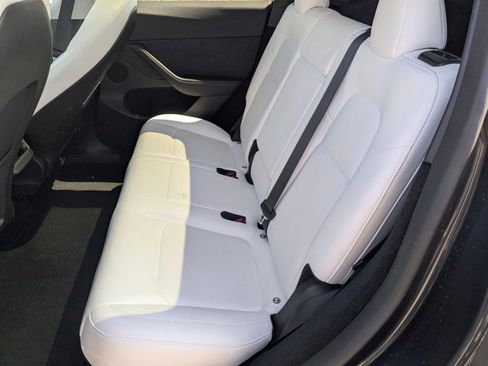 Used 2024 Tesla Model Y 2WD image 19