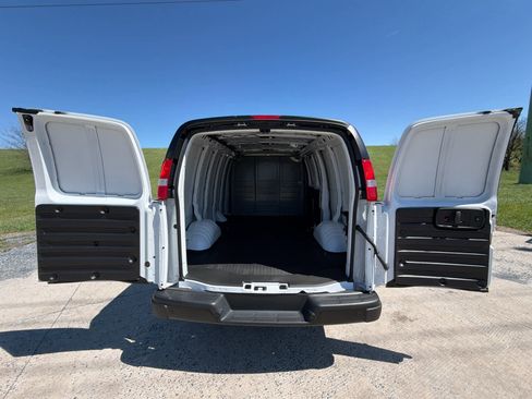 New 2025 GMC Savana 2500 w/ Driver Convenience Package RWD image 8