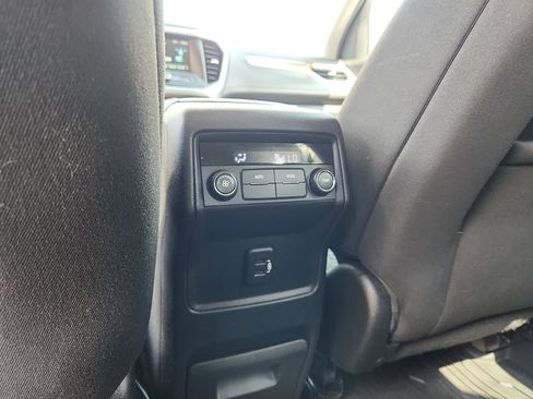 Used 2019 GMC Acadia SLE image 26