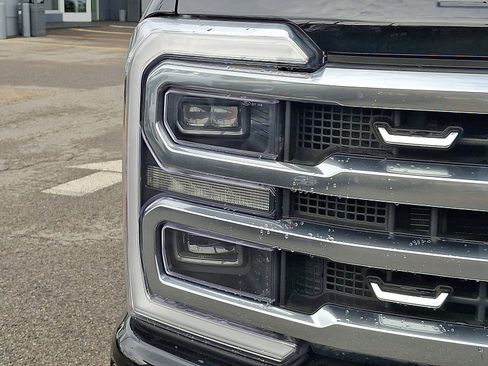 Used 2024 Ford F250 Platinum w/ Tremor Off-Road Package image 9