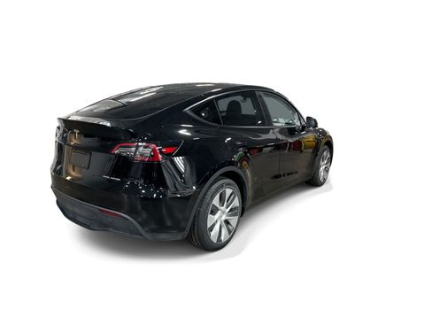 Certified 2023 Tesla Model Y AWD image 6