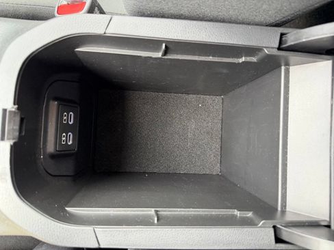Used 2024 Toyota RAV4 XLE FWD image 25