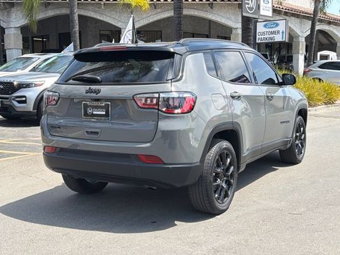 Used 2023 Jeep Compass Latitude AWD/4WD image 12