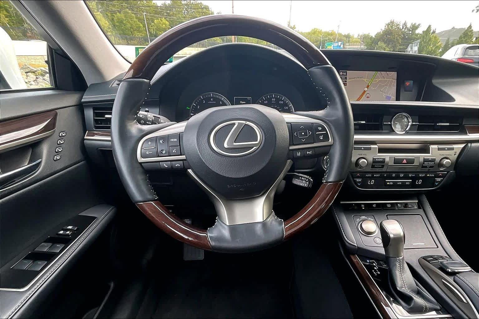 Used 2017 Lexus ES 350 FWD image 8