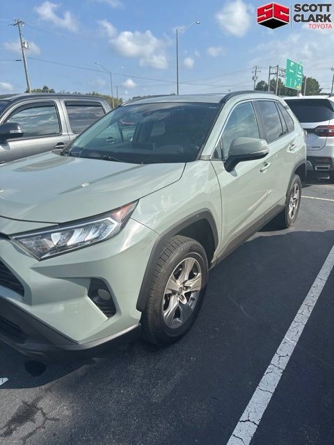 Used 2019 Toyota RAV4 XLE FWD image 10