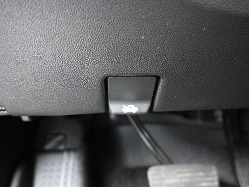 Used 2019 Chevrolet Silverado 1500 RST image 30