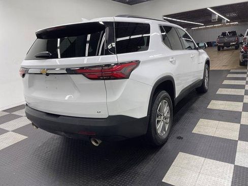Used 2023 Chevrolet Traverse LT FWD image 4