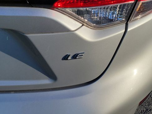 Used 2023 Toyota Corolla LE image 18