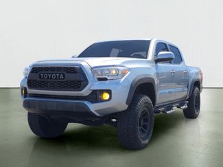 Used 2017 Toyota Tacoma TRD Off-Road AWD/4WD video 2