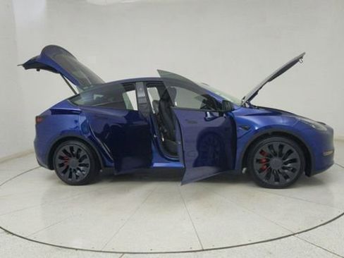 Used 2024 Tesla Model Y Performance image 68