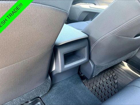 Used 2020 Toyota Camry LE FWD image 10