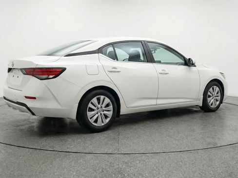 Used 2025 Nissan Sentra S FWD image 9