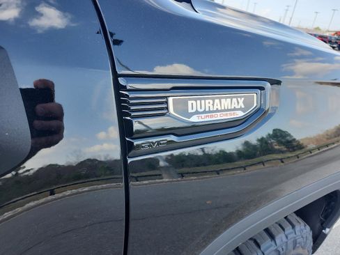 New 2026 GMC Sierra 1500 Elevation image 9