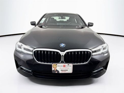 Used 2023 BMW 530e xDrive image 3