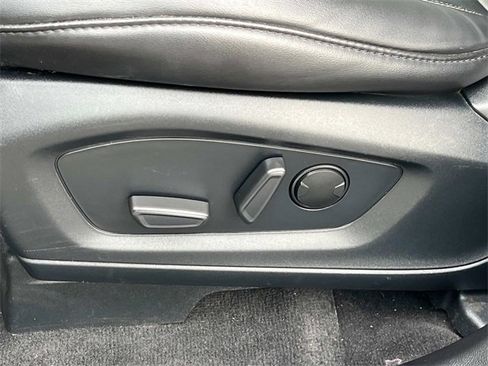 Used 2023 Ford Explorer XLT w/ Equipment Group 202A image 32