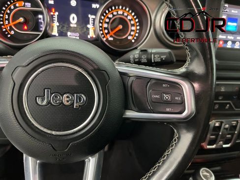 Used 2020 Jeep Wrangler Unlimited Sahara AWD/4WD image 37