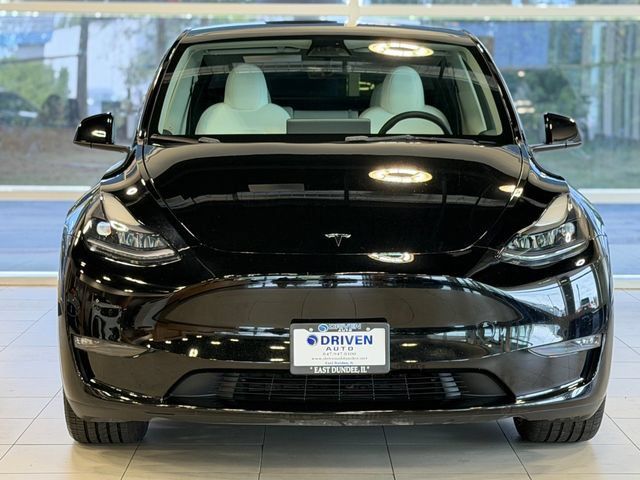 Used 2023 Tesla Model Y Long Range AWD/4WD image 2