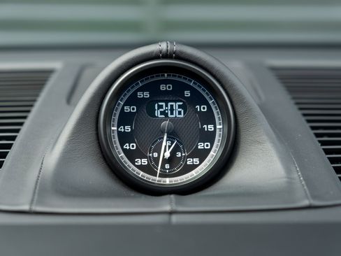 Certified 2025 Porsche Macan GTS image 32