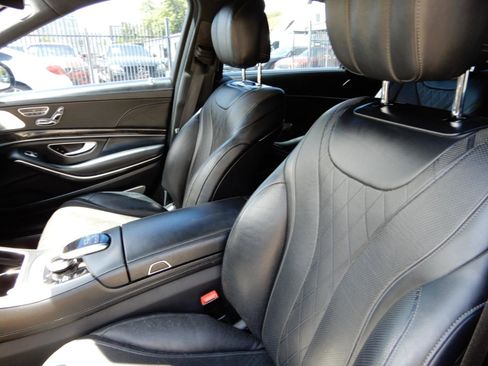 Used 2018 Mercedes-Benz S 560 Sedan w/ AMG Line Exterior image 14