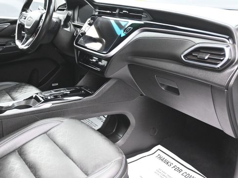 Used 2023 Chevrolet Bolt LT w/ Infotainment Package image 21
