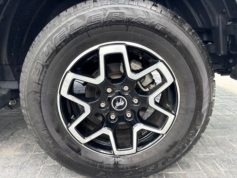 Used 2024 Ford Bronco Outer Banks AWD/4WD image 3