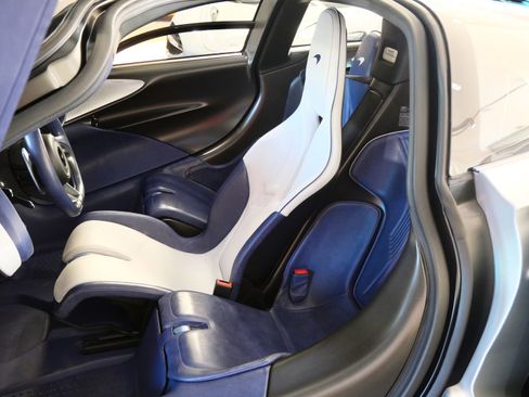 Used 2020 McLaren Speedtail image 10