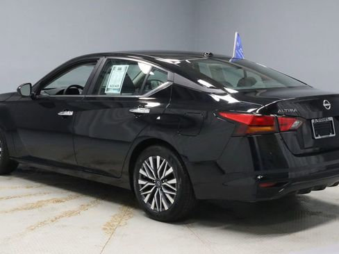 Certified 2025 Nissan Altima 2.5 SV image 8